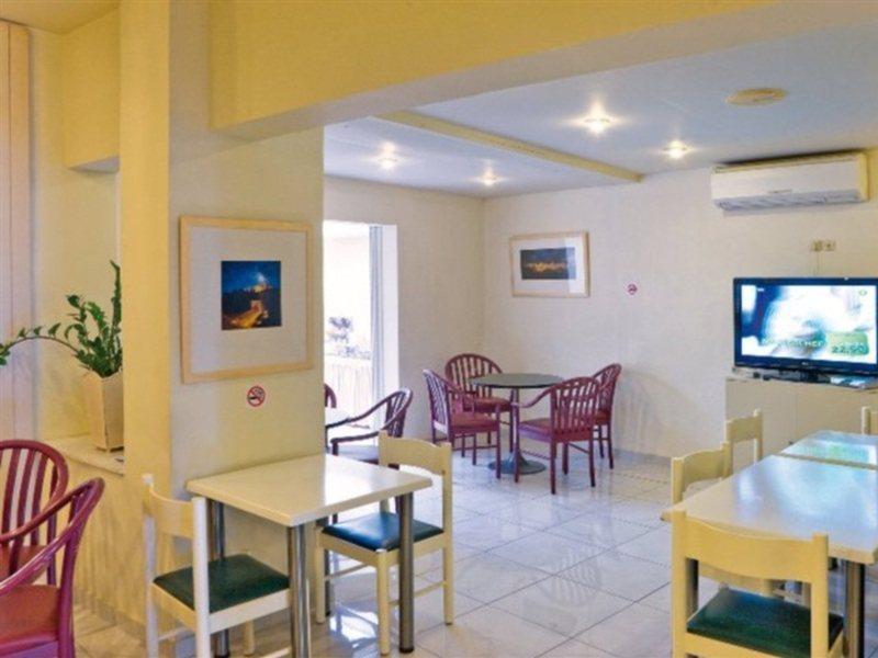 Hermes Hotel 2*